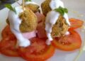 Le rubriche di Cettinella: in cucina con i morosini..Pinchos di polpettine di melanzane con cuore di provola dolce e prosciutto