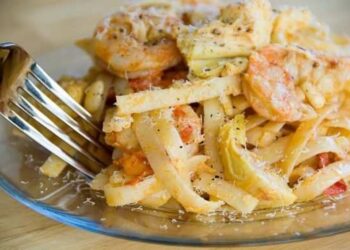 Fettuccine carciofi e gamberi: un primo piatto dal sapore deciso