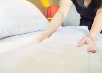 la scienza rivela come rifare il letto di mattina sia sbagliato