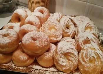Zeppole e ciambelline con la ricotta