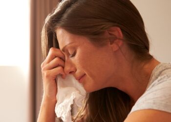 Mio marito mi ha lasciato: la lettera di una moglie rimasta sola con tre figli