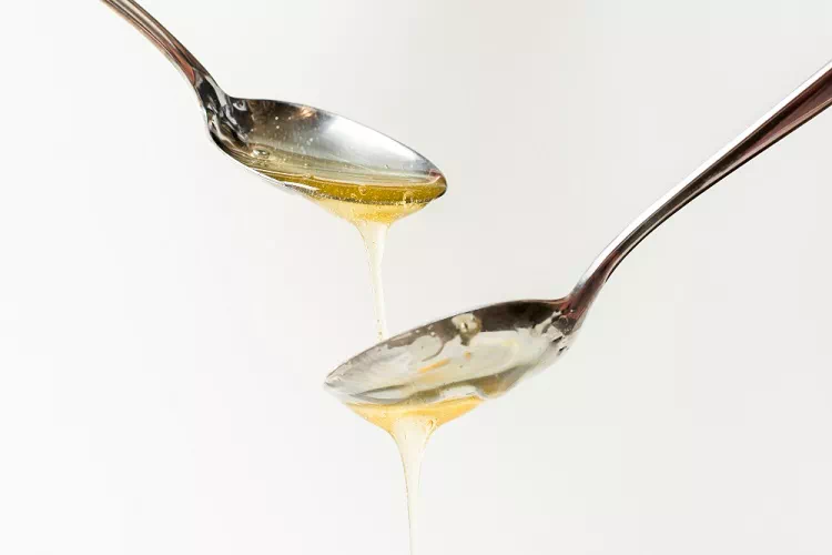 Bevi un Cucchiaio di Olio con 3 Gocce di Limone la Mattina per un Mese