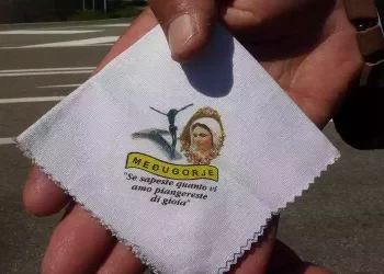Il Miracolo del fazzoletto venuto da Medjugorje