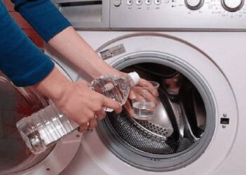 Addio al detersivo! La scoperta: Per panni perfetti basta mettere nella lavatrice un bicchiere di...
