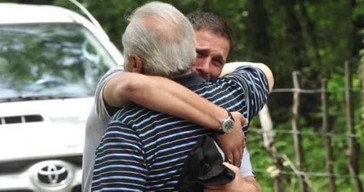 Un uomo portò suo padre ad un ristorante per godere di una deliziosa cena