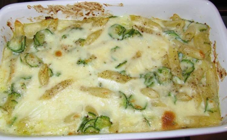 Pasticcio di penne con zucchine e bufala