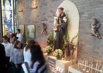 Bimbo muto dice mamma: il miracolo di Sant’Antonio