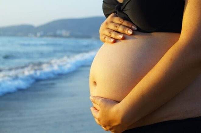 Nel ventre di una madre c’erano due bambini. Uno ha chiesto all’altro