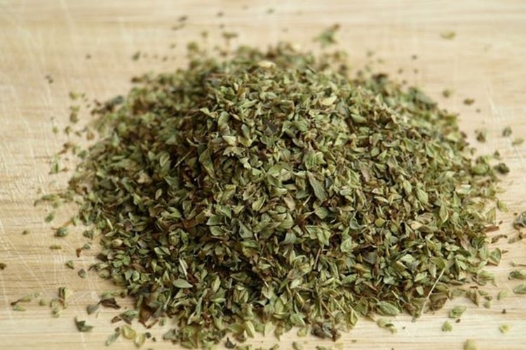 Origano: proprietà terapeutiche e benefici per l’intestino