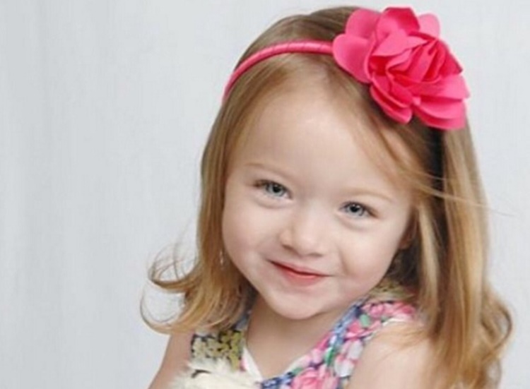 Una bambina di 6 anni sente i genitori parlare del fratellino malato gravemente. Ciò che fa ci scioglie il cuore!