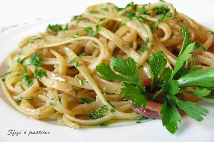 Bavette all’acciugata, la ricetta facile e buona