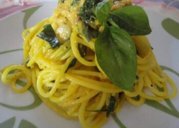 Spaghetti tonno, rucola e zafferano