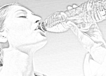 Riutilizzate le bottiglie di plastica? Non fatelo mai più, è pericolosissimo per la salute!