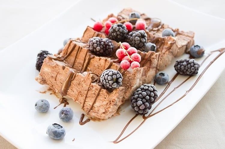 Crema alla Nutella, la ricetta per farcire e decorare tante golosità