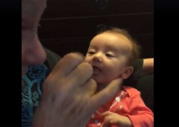 La bimba non può parlare: il video commuove il web 