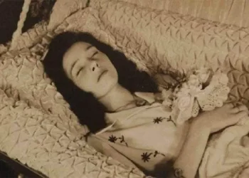 Morì nel 1917, viene riesumata 100 anni dopo