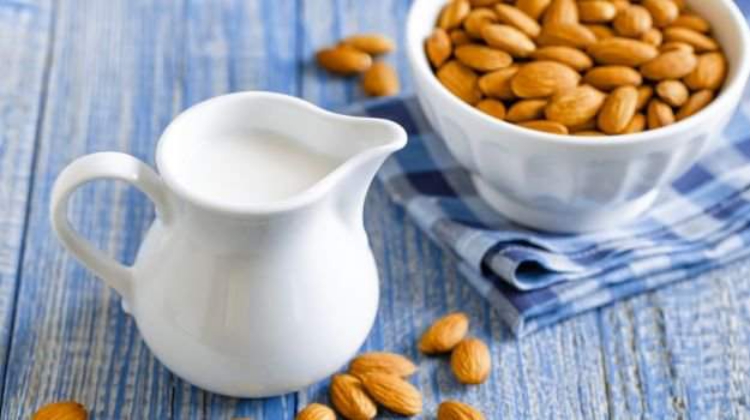 Latte di Mandorla, potente anticancro e antinfiammatorio naturale: scopri i benefici