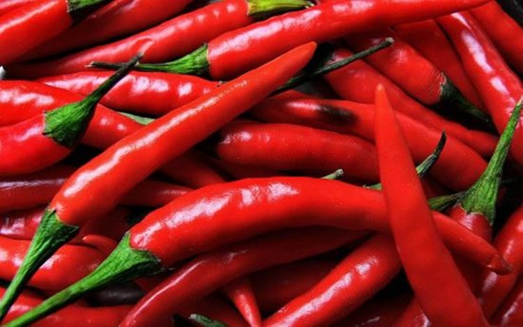 Crema al peperoncino, ecco alcuni rimedi fai da te per combattere la cellulite e dimagrire