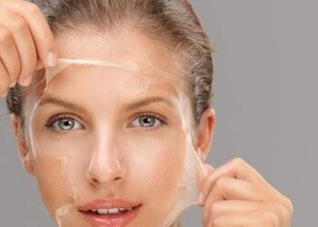 Addio punti neri dal viso, con la maschera alla gelatina e latte