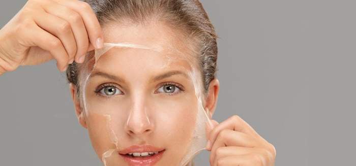 Addio punti neri dal viso, con la maschera alla gelatina e latte