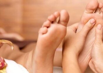 Soffrite di insonnia? L’importanza di massaggiare i piedi prima di andare a dormire