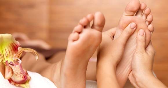 Soffrite di insonnia? L’importanza di massaggiare i piedi prima di andare a dormire