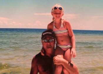 Lettera e fiori ad ogni compleanno fino al compimento dei suoi 21 anni dal padre morto di cancro