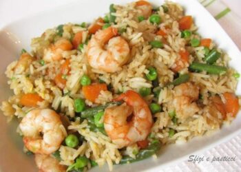riso-saltato-con-verdure-e-gamberi