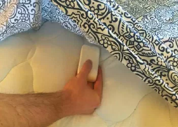 Sapone sotto il lenzuolo: benefici per la salute delle gambe!