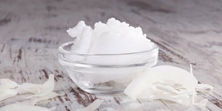 Stanchi di acqua e limone al mattino? Prova a dimagrire con l'olio di cocco, aceto e collagene