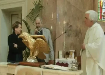 L'acqua di Madre Speranza guarisce Francesco