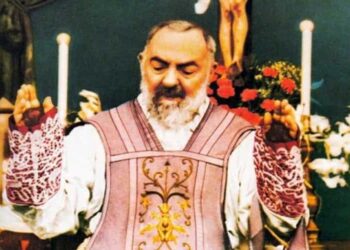 padre-pio-stimmate