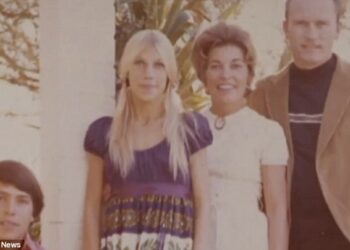A distanza di 38 anni dalla morte della moglie, gli operai trovano qualcosa di straordinario tra le colonne di cemento