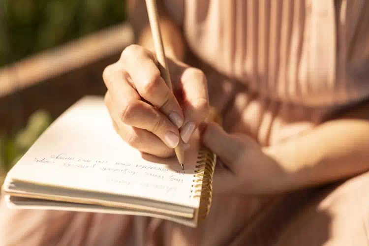 "Caro Cancro": la ragazza che ha scritto al Male e che invoca il potere di Dio
