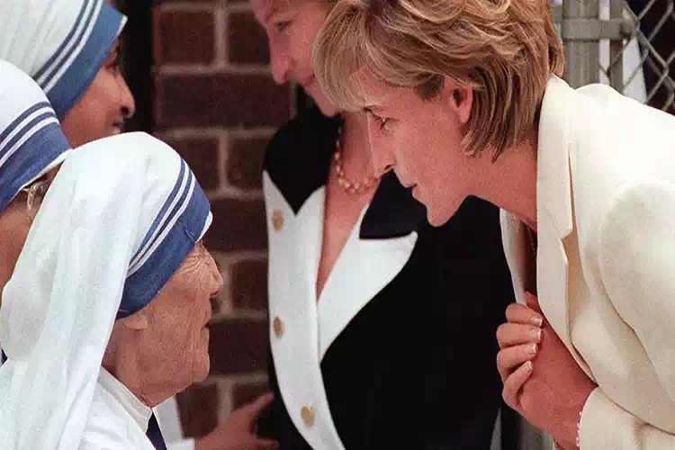 Madre Teresa stava avvicinando Lady Diana a Dio