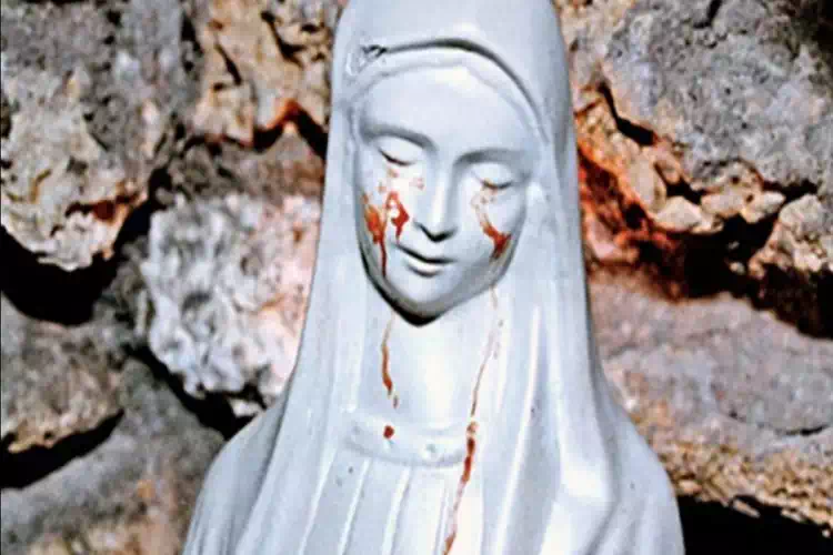 Statuetta della Madonna piange lacrime