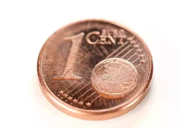 Monete da 1 e 2 centesimi sospese dal conio