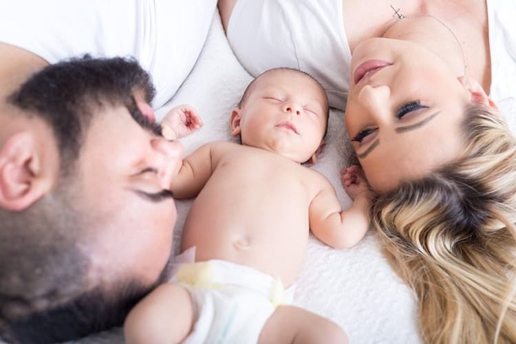I neo genitori impiegano anche sei anni per recuperare il sonno perduto