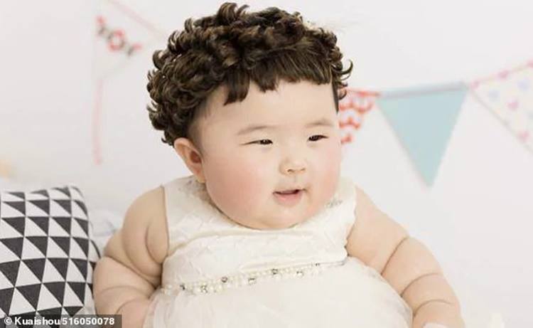 Ecco la bambina che spopola su Facebook