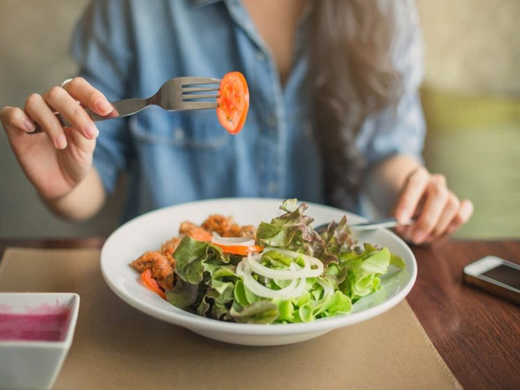 Ansia e alimentazione, come combatterla a tavola cambiando la dieta
