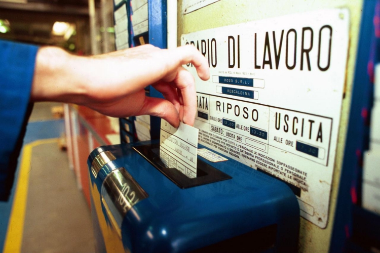 Il Part Time involontario è una delle piaghe del nostro secolo: molti hanno accettato orari di lavoro e stipendi dimezzati.