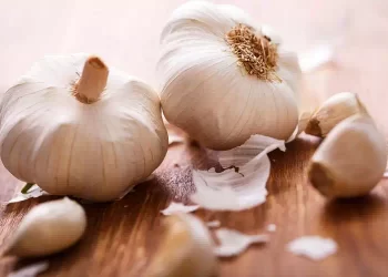 Aglio per i piedi: un rimedio naturale