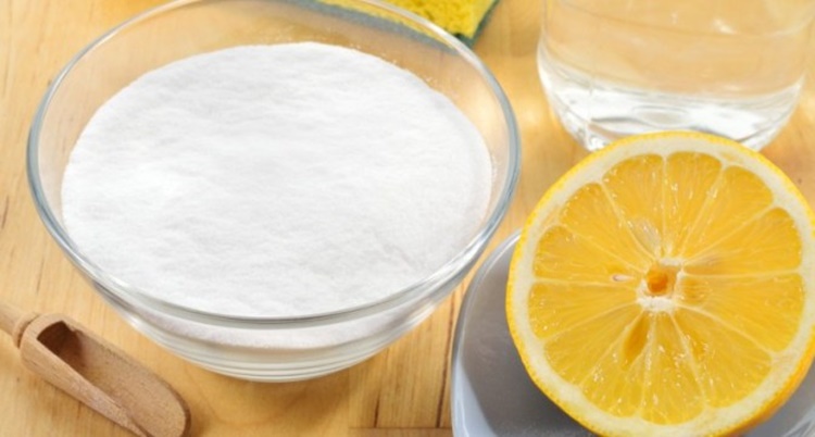 Limone e bicarbonato: i benefici della bevanda alcalinizzante