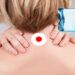 Cubetto di ghiaccio sul collo ringiovanisce la pelle: il motivo