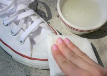Trucchi per sbiancare le scarpe: ecco come riportarle al bianco naturale!