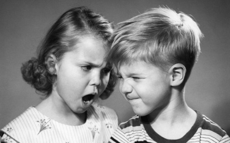 Mio fratello è l'uomo più importante della mia vita. Avere un fratello è un vero e proprio aiuto per noi; non ci abbandonerà mai.