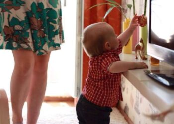 Stipendio per le mamme: una petizione per ricevere 500 euro al mese