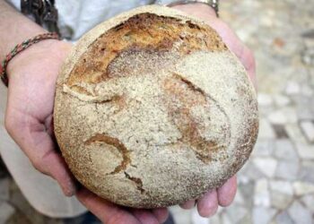 A Ercolano c'è un fornaio che dona il pane avanzato ai più bisognosi