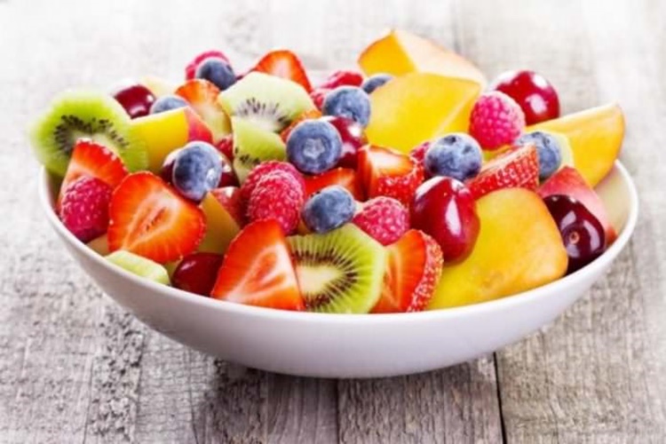 Mangiare frutta a fine pasto: cosa accade nel nostro organismo?