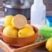 Detergente naturale per lavastoviglie a base di limone e aceto